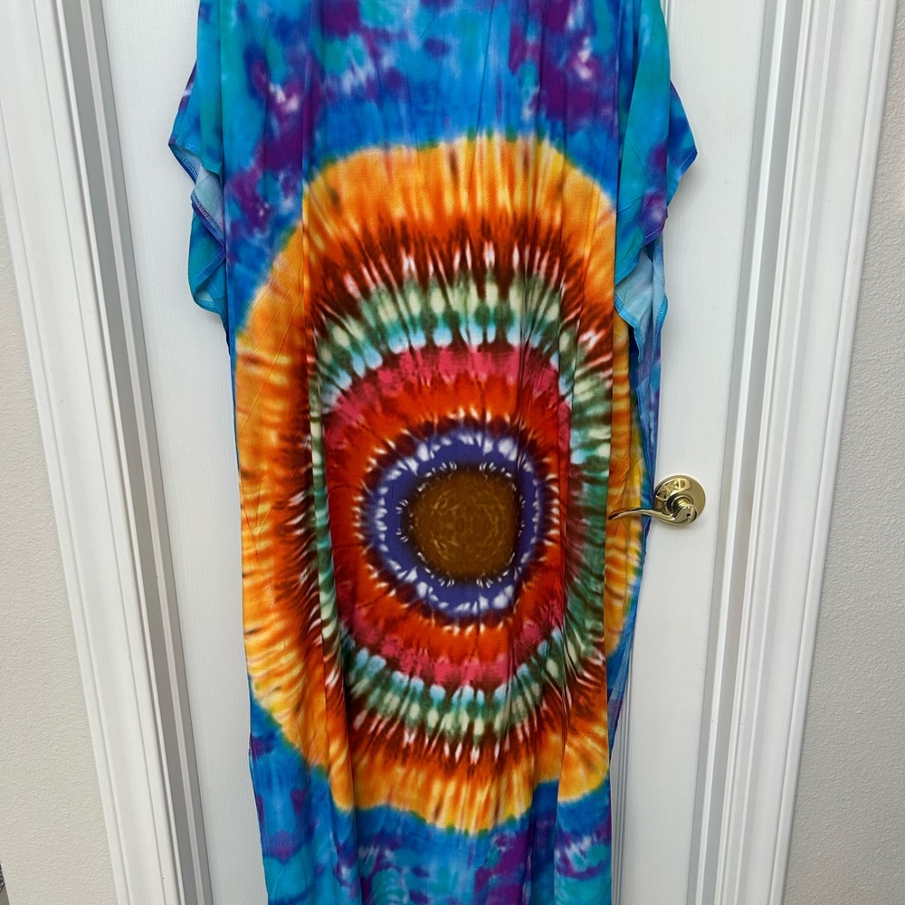 Vibrant Tie-Dye Cover up 🧡❤️💙💚